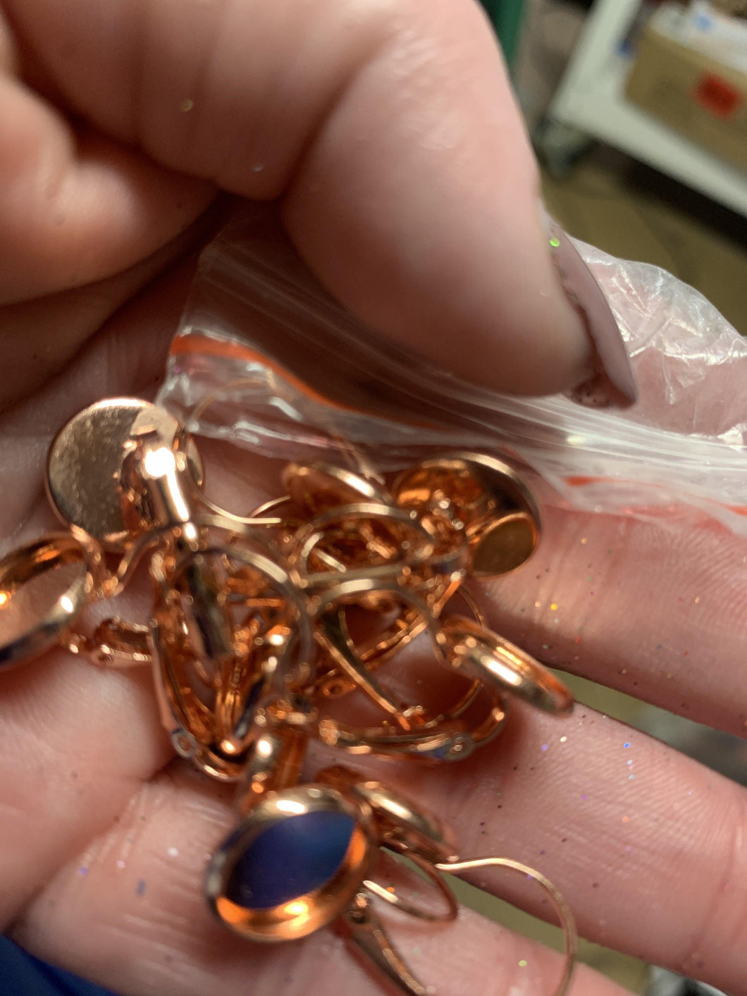 Brass round swing back  earring - Main glitter site 